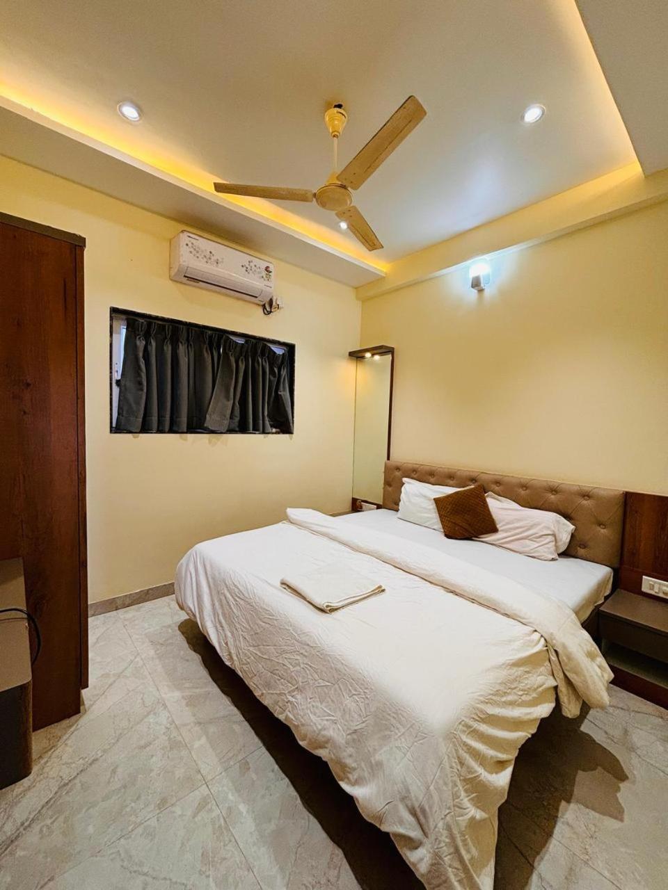 Paramount 3 Ac Bedrooms Hall Garden With Lake View Pānchgani Exterior foto
