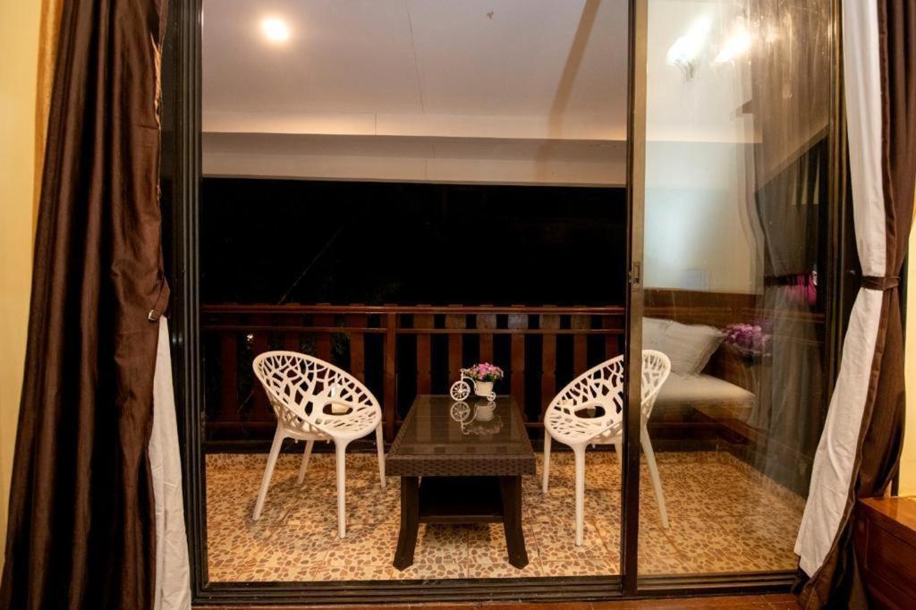 Paramount 3 Ac Bedrooms Hall Garden With Lake View Pānchgani Exterior foto