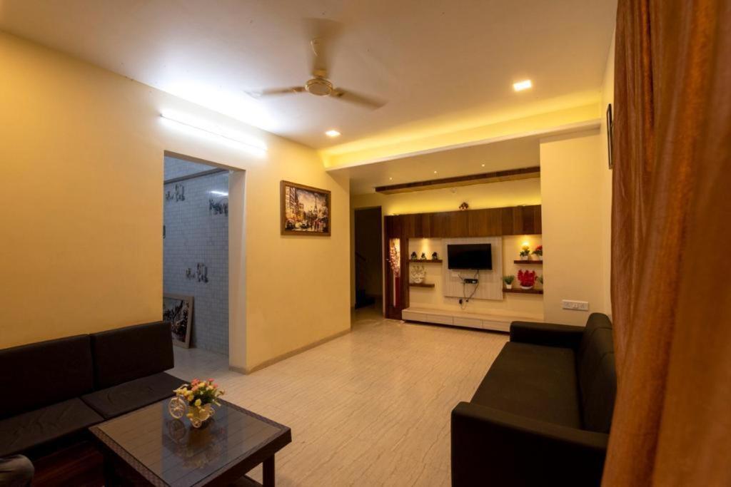 Paramount 3 Ac Bedrooms Hall Garden With Lake View Pānchgani Exterior foto