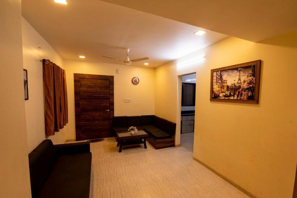 Paramount 3 Ac Bedrooms Hall Garden With Lake View Pānchgani Exterior foto