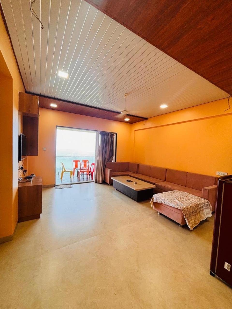 Paramount 3 Ac Bedrooms Hall Garden With Lake View Pānchgani Exterior foto