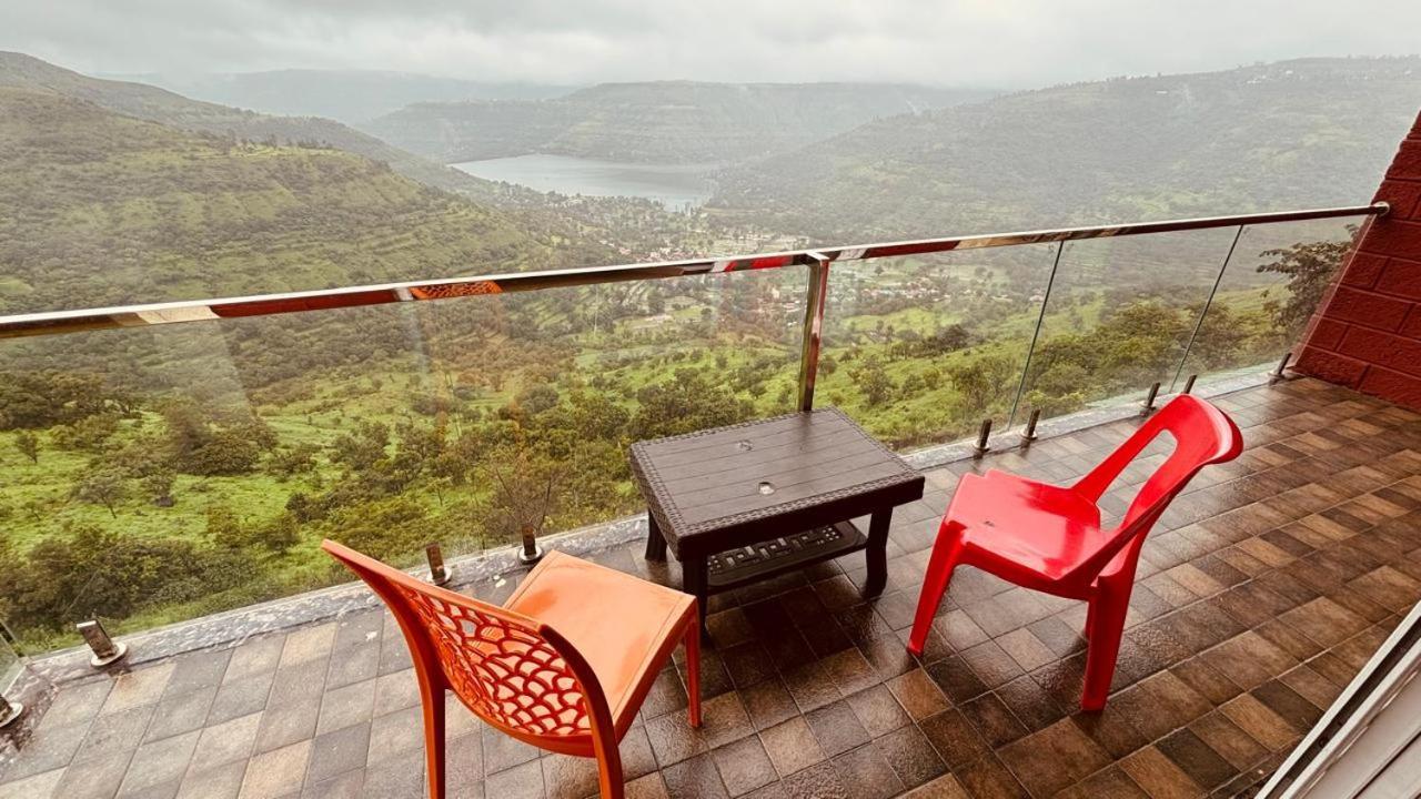 Paramount 3 Ac Bedrooms Hall Garden With Lake View Pānchgani Exterior foto