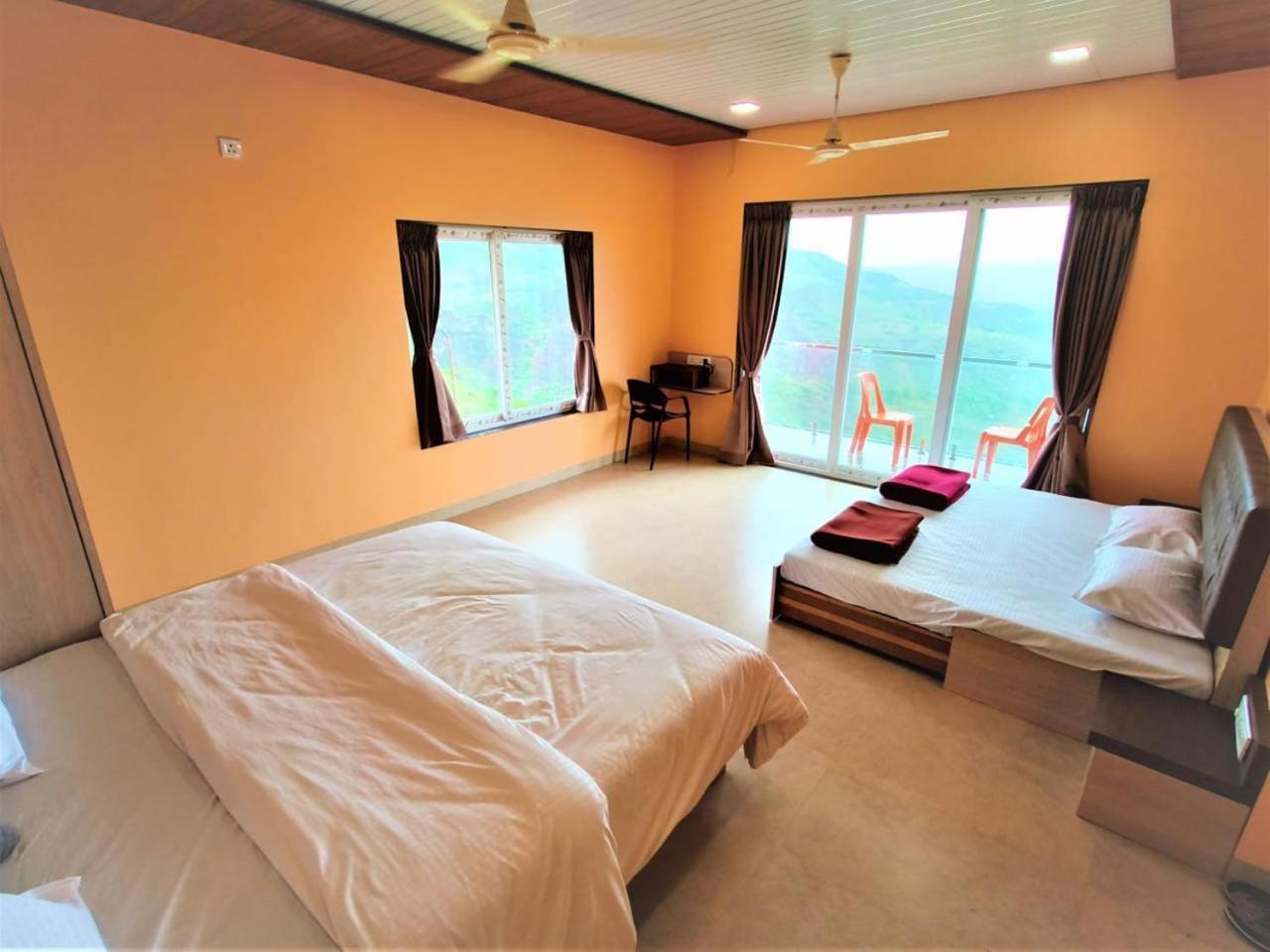 Paramount 3 Ac Bedrooms Hall Garden With Lake View Pānchgani Exterior foto